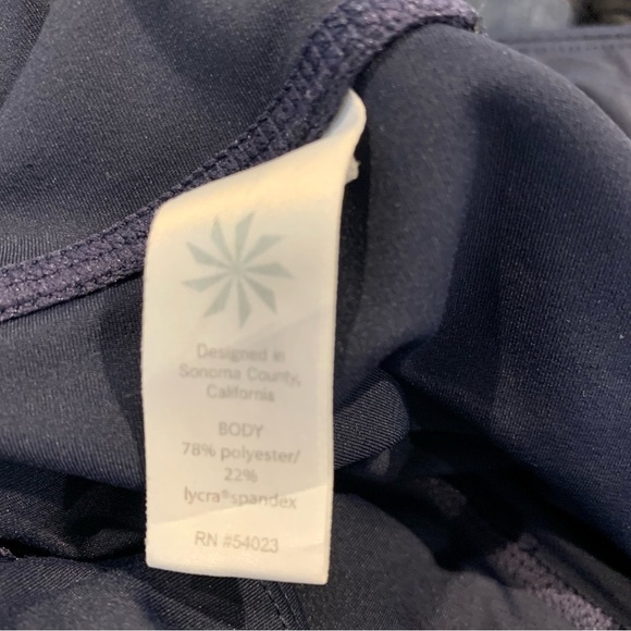 Athleta sz S Navy Blue Gel Sonar Striped Capri Leggings Women's - Picture 7 of 9